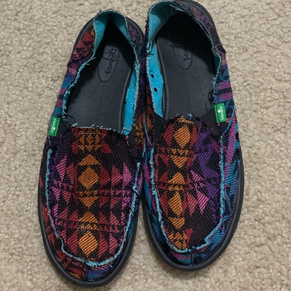 Sanuks